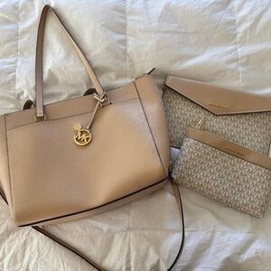 Michael Kors Charlotte Large 3-in-1 Tote Crossbody Handbag Leather
